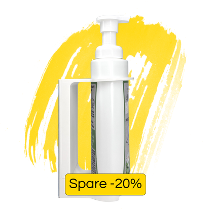 Die PopoClean 300ml Flasche wird in Szene gesetzt mit einem weißen Halter vor einem gelben Hintergrund
